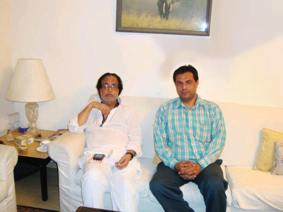 SSSSV faculty and students with visiting Indian classical artist